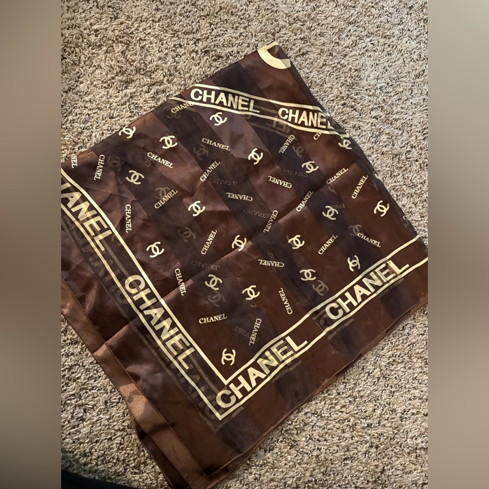 Chanel Dark Brown and Cream Logo Scarf 100%polyester 39x38 - Picture 4 of 5